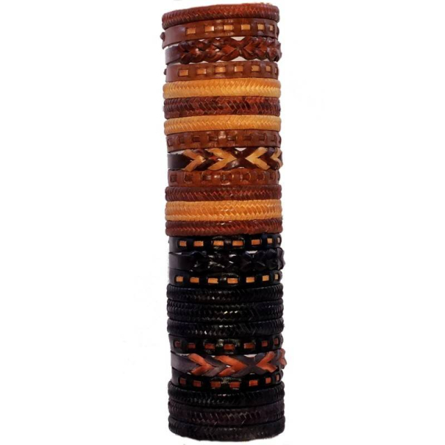Pulseras variadas fabricadas a mano en cuero y PU . 25 unds