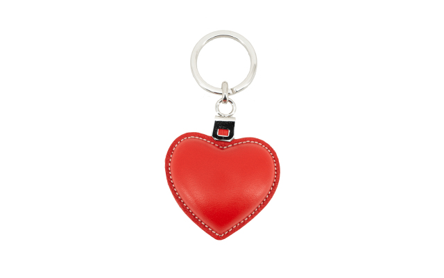 Llavero de cuero en forma de corazón