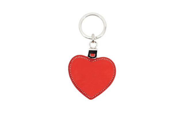Llavero de cuero en forma de corazón